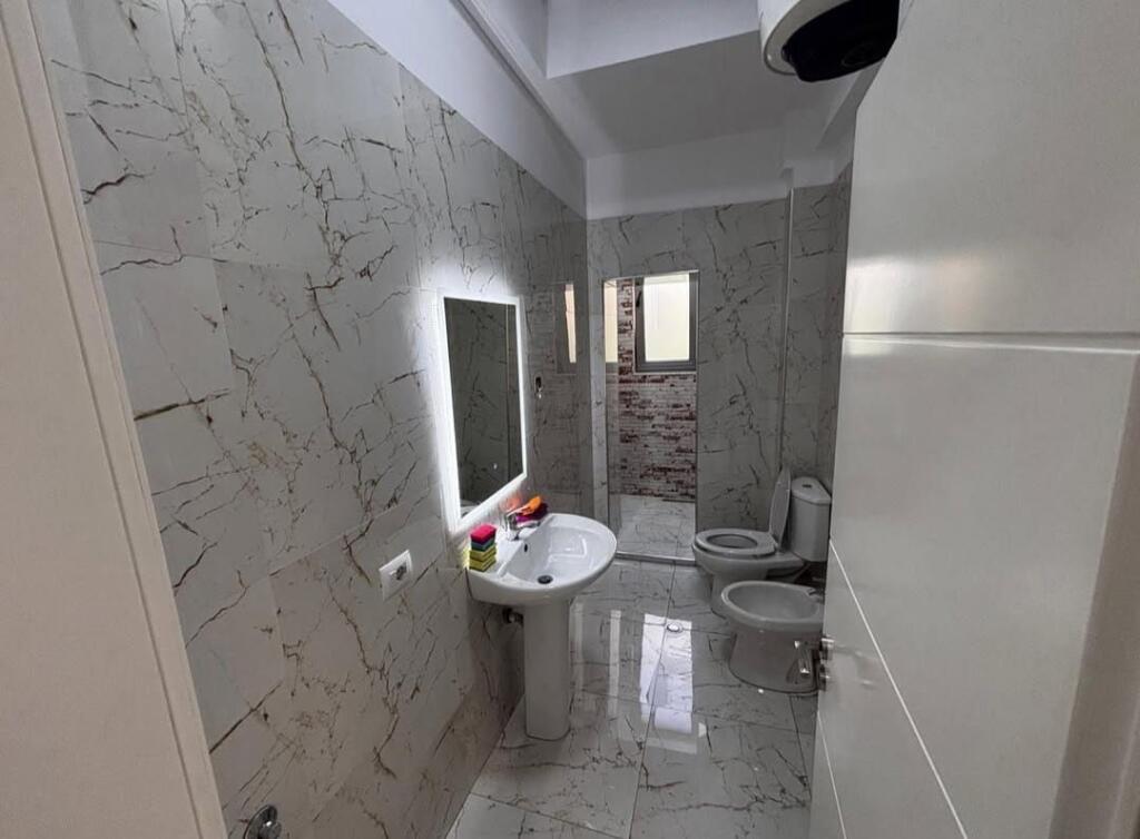 OFFICE FOR RENT - NEAR THE MEDRESEJA