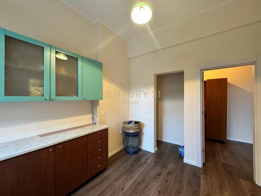 JEPET ME QERA APARTAMENT 2+1 PER ZYRA