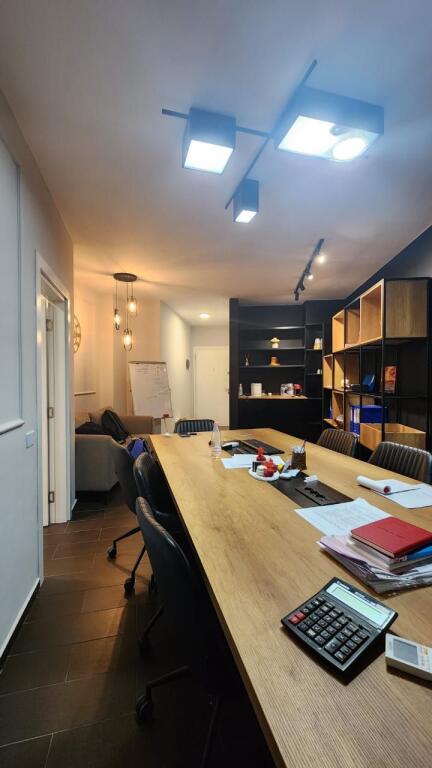 🏢 Office Space 2+1+2 for Rent – Near the Lake, Tirana