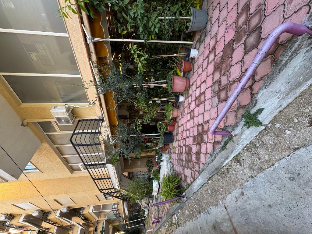 FLOWER SHOP