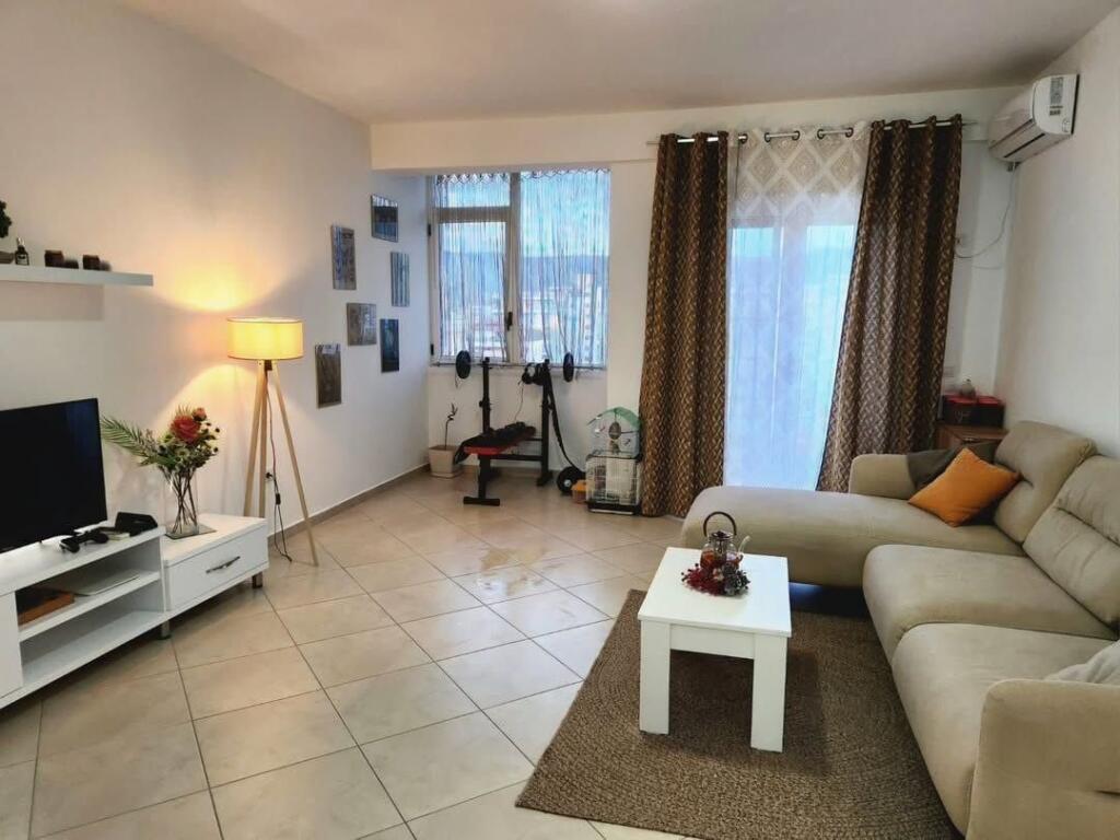 Shitet: Apartament 1+1 me Super Pamje Qyteti