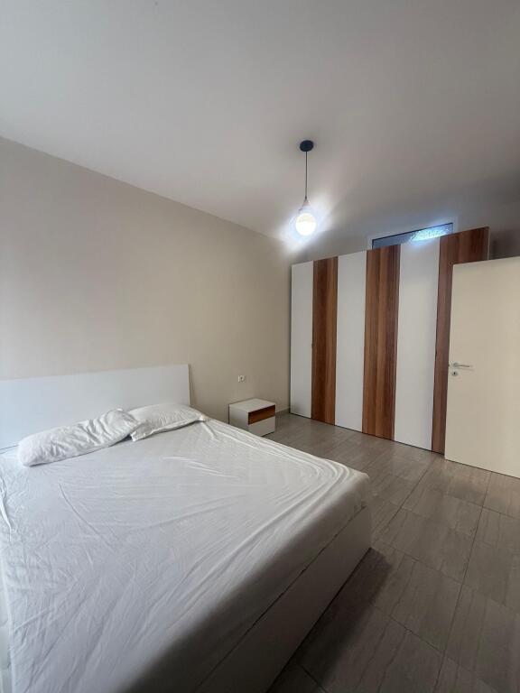 Apartament 1+1 per qera komuna e parisit