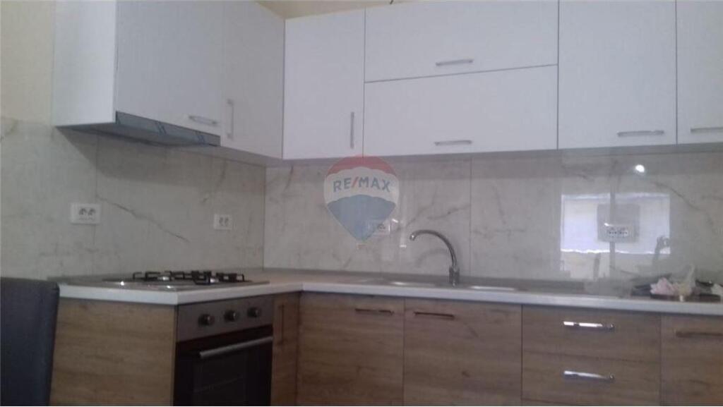 APARTAMENT 2+1 ME QIRA TE ZOGU I ZI