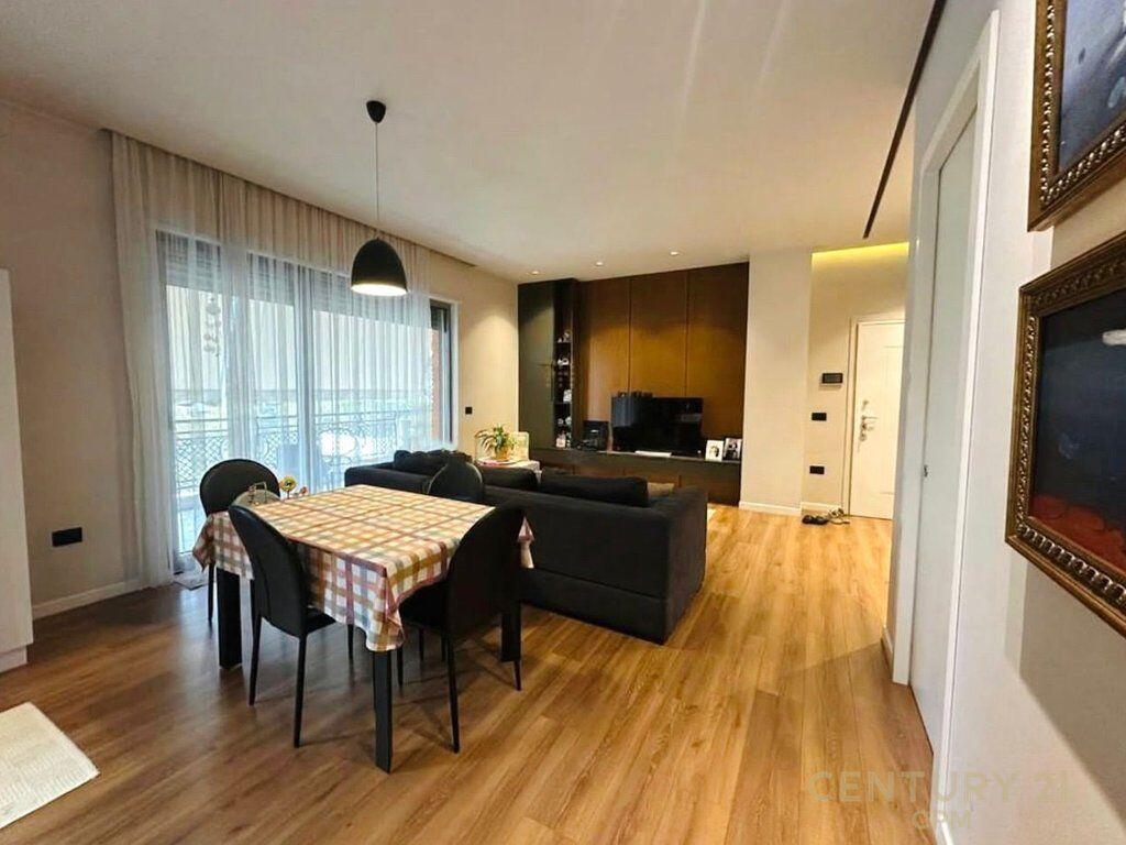 Apartament 2+1+2+ Post Parkimi Per Shitje Tek Kompleksi Delijorgji!