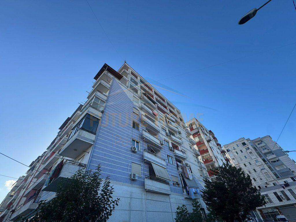 Jap me qira ambjent biznesi, pranë Casa Italia, Tiranë