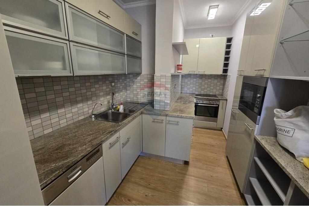 Apartament 2+1+2 me qera ne Rrugen e Kosovareve