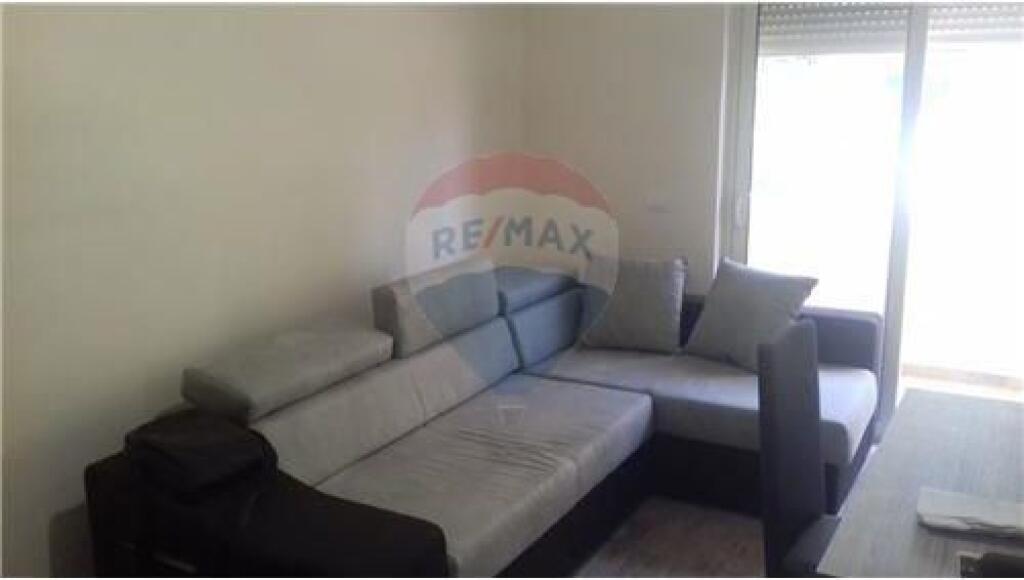 APARTAMENT 2+1 ME QIRA TE ZOGU I ZI