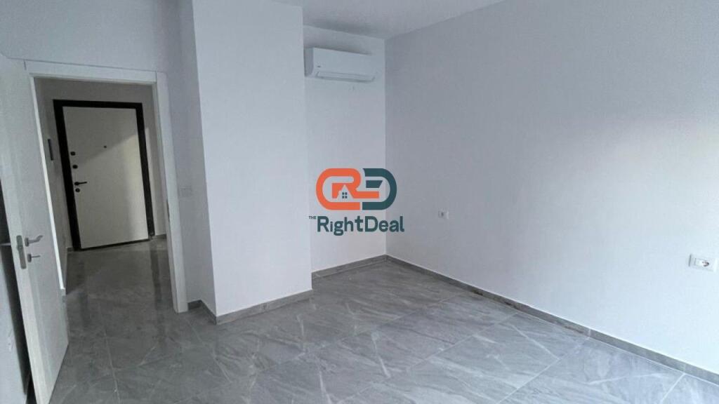 At Jolla Complex in Astir, 1+1 Apartment for Rent, For Living or For Office!!!