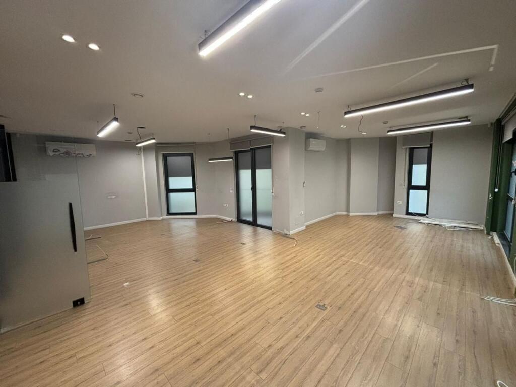 FOR RENT Business Premises  📍Center, near Sami Frasheri High School📐Area: 315M2 Gross 💶4000€ Net 🏢Floor: 2 New building