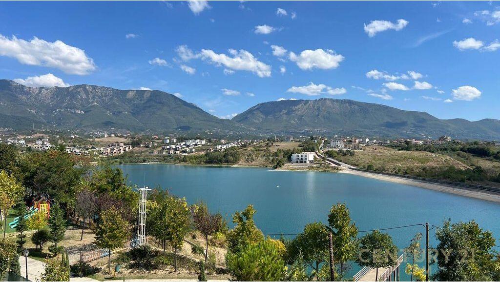 Shitet Duplex – Swan Lake Residence, Liqeni i Farkës