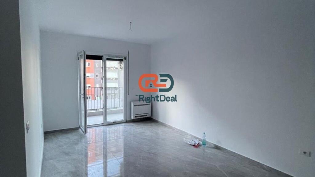 At Jolla Complex in Astir, 1+1 Apartment for Rent, For Living or For Office!!!