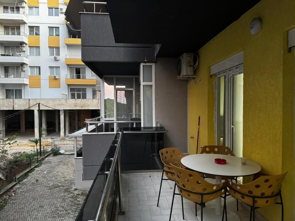 APPARTAMENTO DI FRONTE A MARINA BAY VLORE