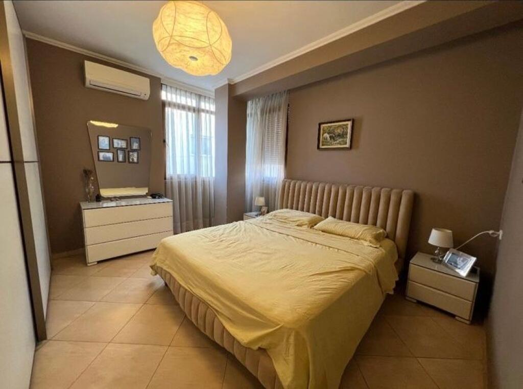 Kodra Diellit,affittasi appartamento 2+1! 600 Euro