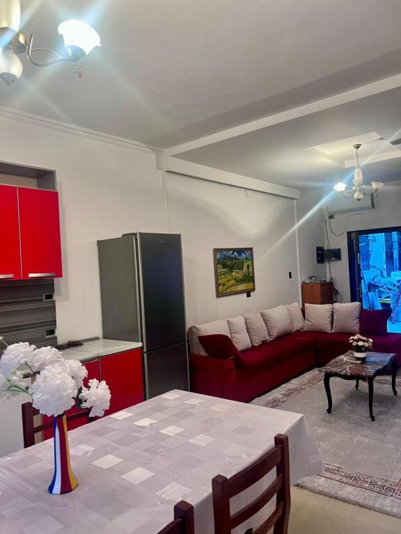 Apartament me qera 2+1