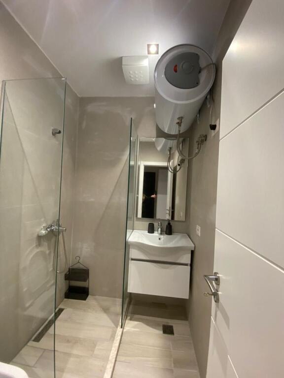 2+1,i mobiluar te inxhinieria e ndertimit,cmimi 600 euro