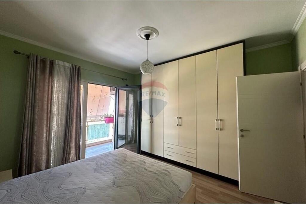 Appartamento 2+1 in vendita a Yzberisht, Via Besim Alla