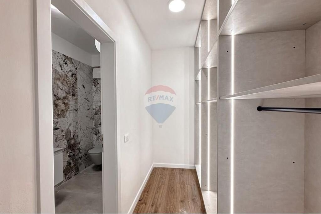 We sell apartment 3+1 +veranda Kodra e Diellit2