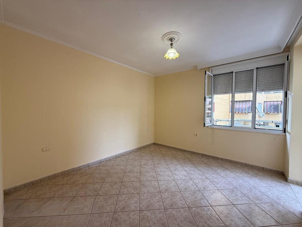 WE SELL APARTMENT 2+1+2 NEAR THE PARIS COMMUNE! 265,000 €