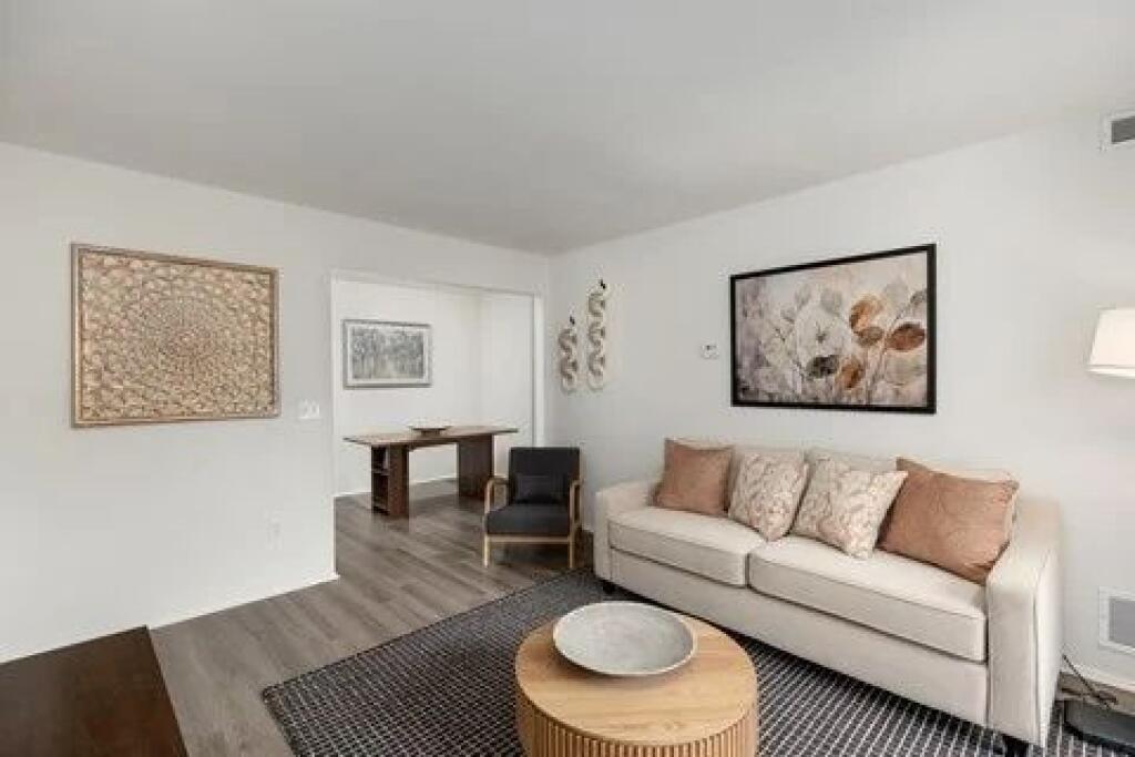 Apartment For Rent 2+1 at Botanical Garden (ID B2201572) Tirana