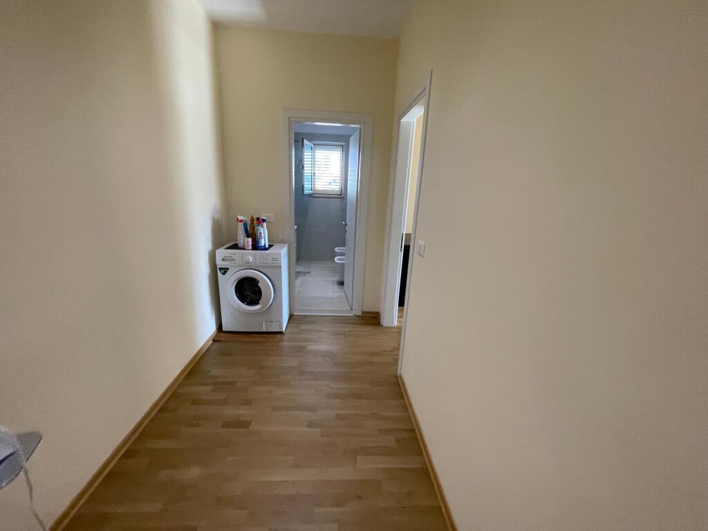 Jepet Apartament Me Qera, Tek inxhineriku