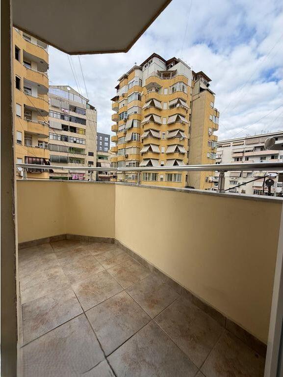 WE SELL APARTMENT 2+1+2 NEAR THE PARIS COMMUNE! 265,000 €