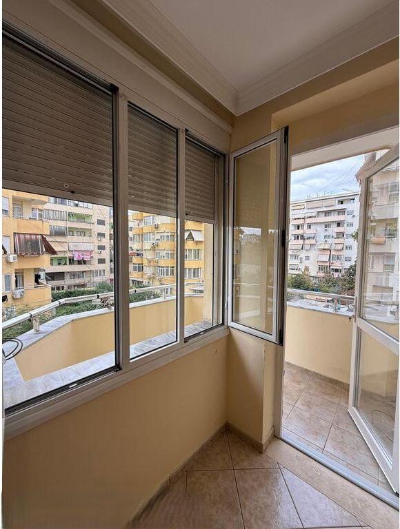 WE SELL APARTMENT 2+1+2 NEAR THE PARIS COMMUNE! 265,000 €