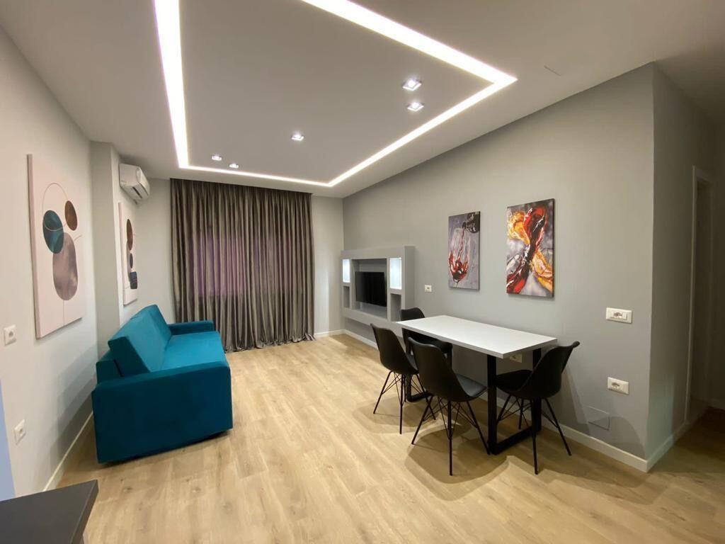 2+1,i mobiluar te inxhinieria e ndertimit,cmimi 600 euro