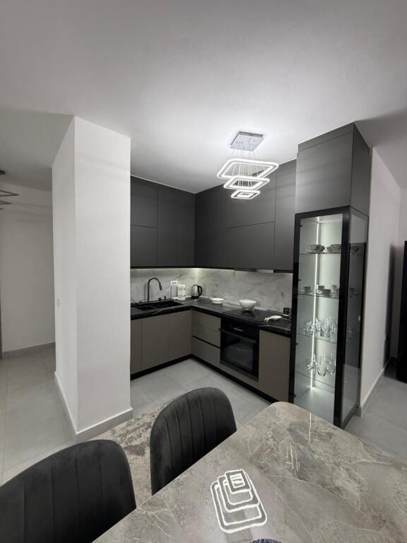 🏡 Me Qira – Apartament 3+1+2