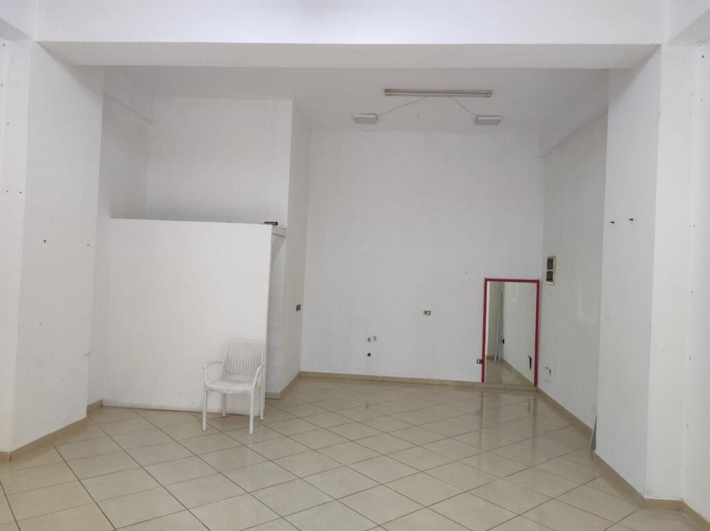 Shop for rent in Astir.