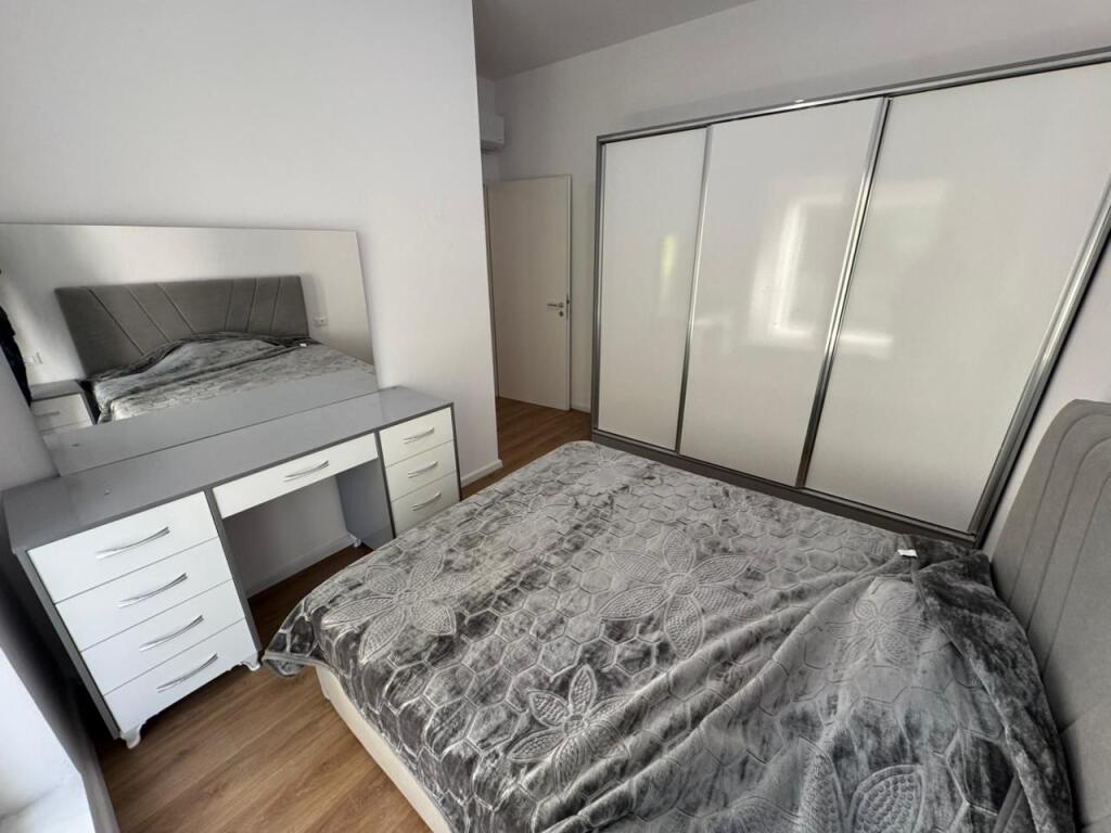 Jepet me qera 2+1  Adresa : Ali Demi Kompleksi kaimi  Kati 3  E mobiluar  Cmimi 450€  