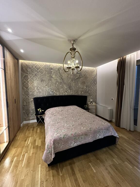 🏡 Shitet apartament 3+1 prane Air Albania, Rruge Elbasanit