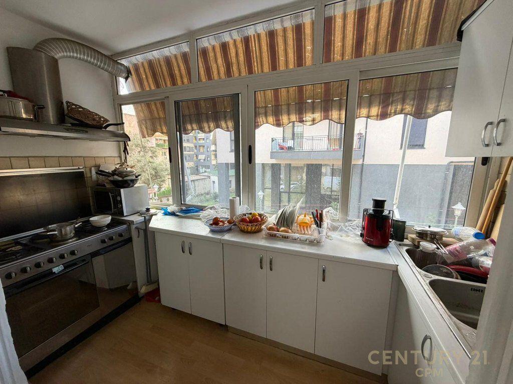 Shitet Apartament 1+1 – Rr. Hoxha Tahsin