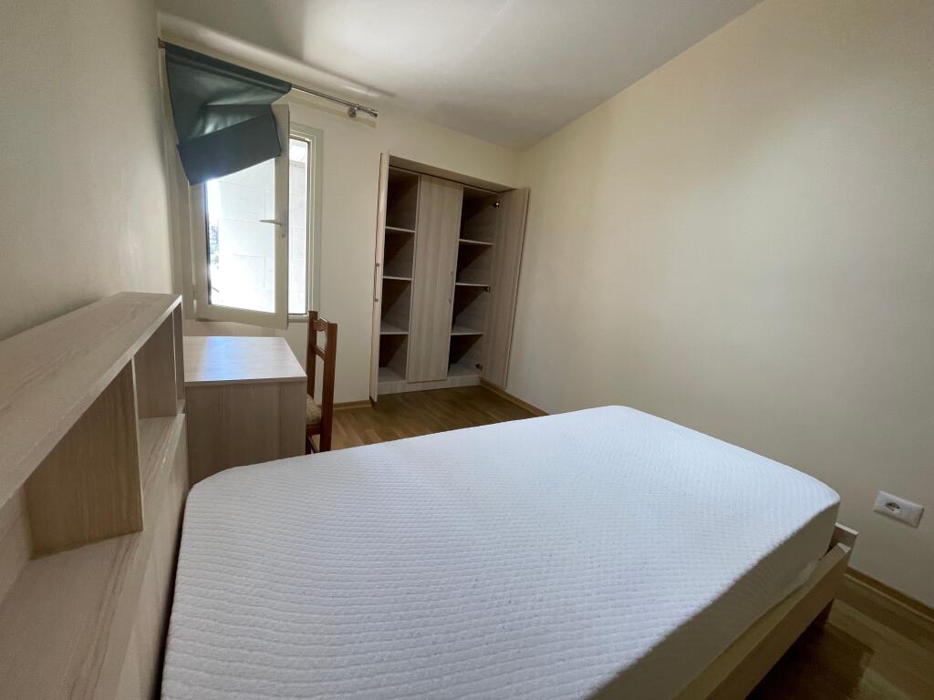Jepet Apartament Me Qera, Tek inxhineriku