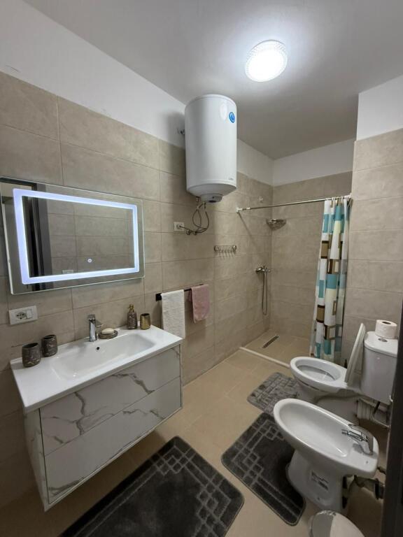 🏡 Me Qira – Apartament 3+1+2