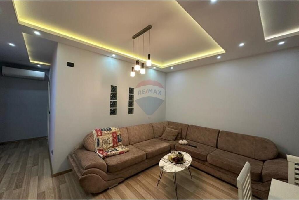 Appartamento 2+1 in vendita a Yzberisht, Via Besim Alla