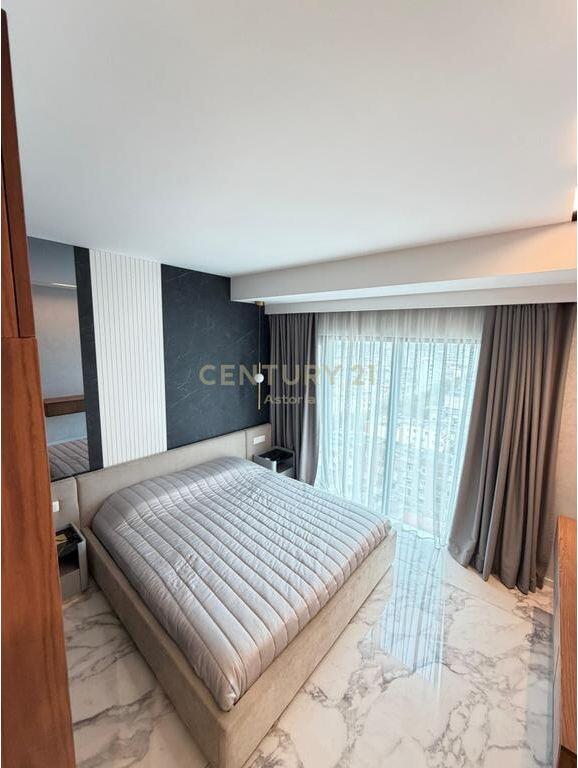 🏙️ Duplex di Lusso 221 m² + Parcheggio Chiuso – “Square 21”, Tirana
