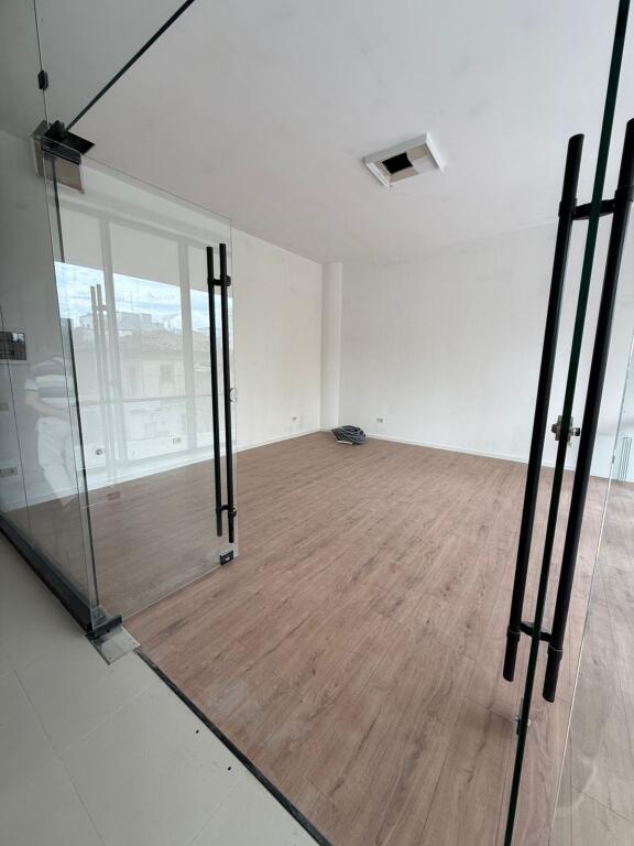 AMBIENTE PER UFFICIO IN AFFITTO A MINE PEZA RESIDENCE