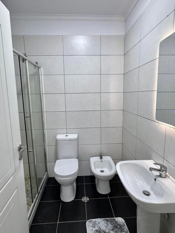 📣 SHITET SUPER Apartament 2+1 Me 2 Tualete 📍 Astir 🛣️ Rruga "Loni Ligori" ✨