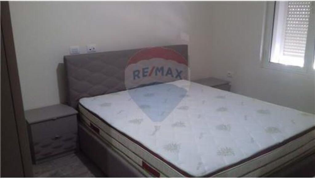 APARTAMENT 2+1 ME QIRA TE ZOGU I ZI