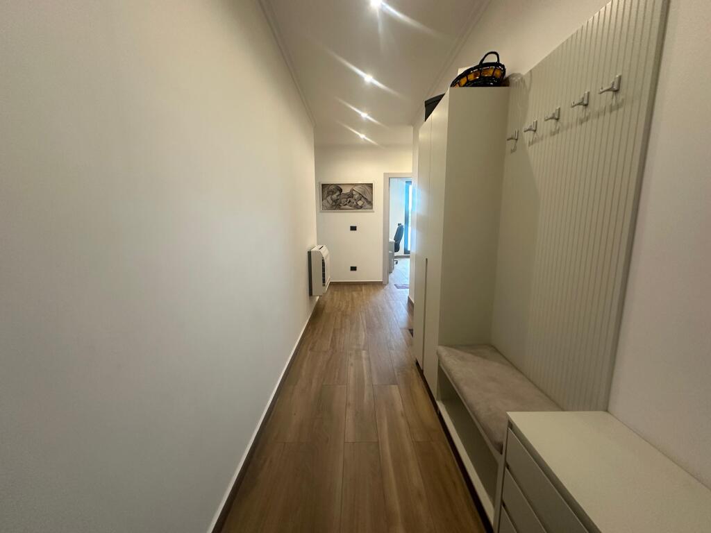 Appartamento 2+1+2+Veranda+Posto Auto in Affitto a Teg