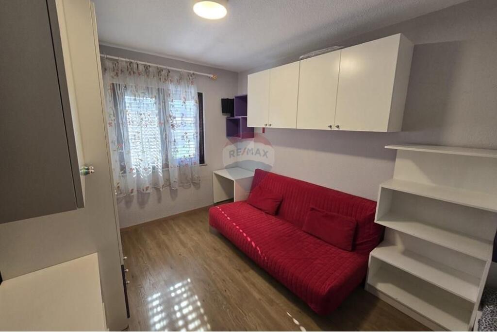 Apartament 2+1+2 me qera ne Rrugen e Kosovareve
