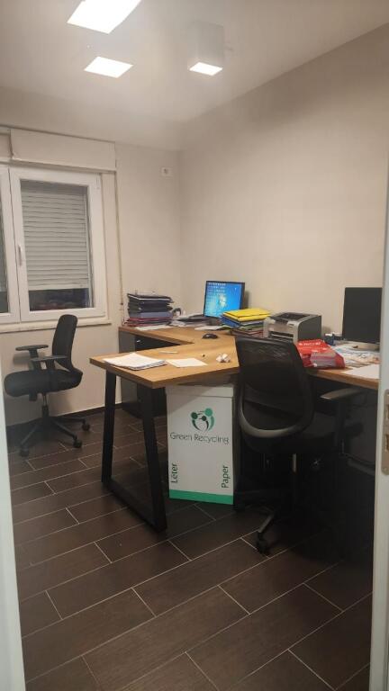 🏢 Office Space 2+1+2 for Rent – Near the Lake, Tirana