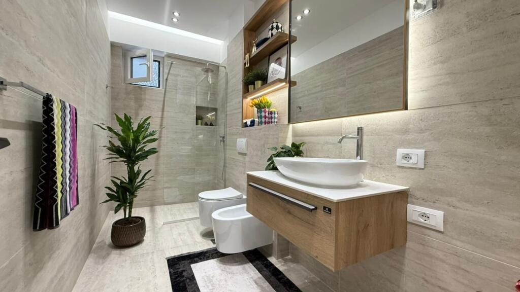 Luxury 2+1 apartment for sale at 21 Dhjetori!