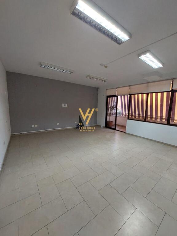 UFFICIO 350 M2 IN AFFITTO IN VIA PJETER BUDI 3.000 EURO