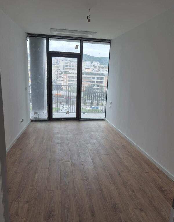 Apartment for Rent in the Lake View Complex
