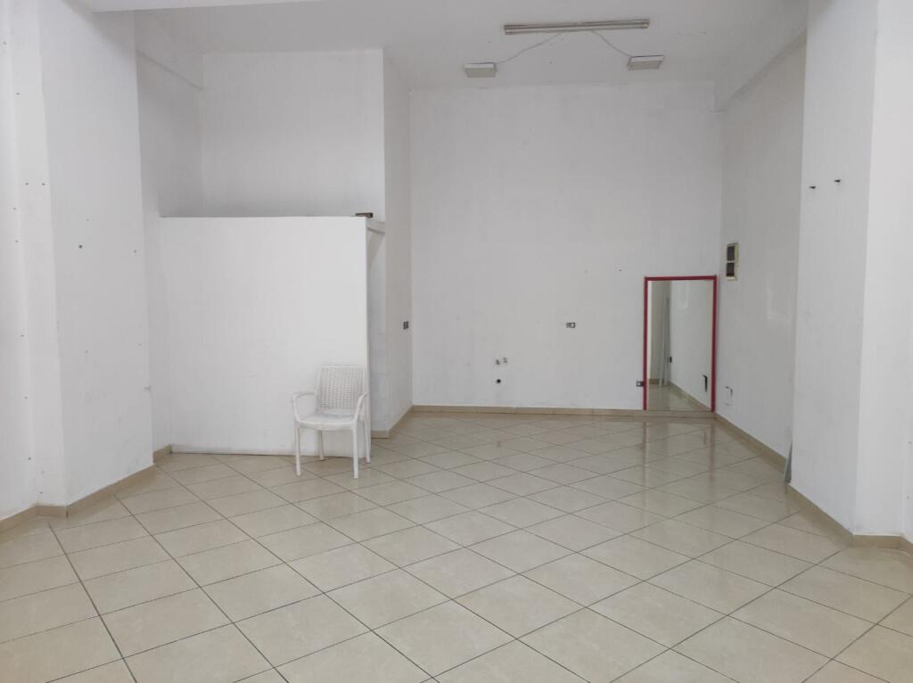 Shop for rent in Astir.