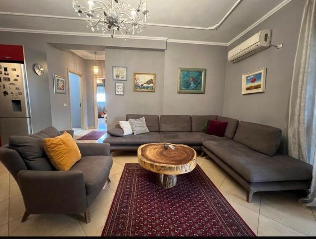 Kodra Diellit,affittasi appartamento 2+1! 600 Euro