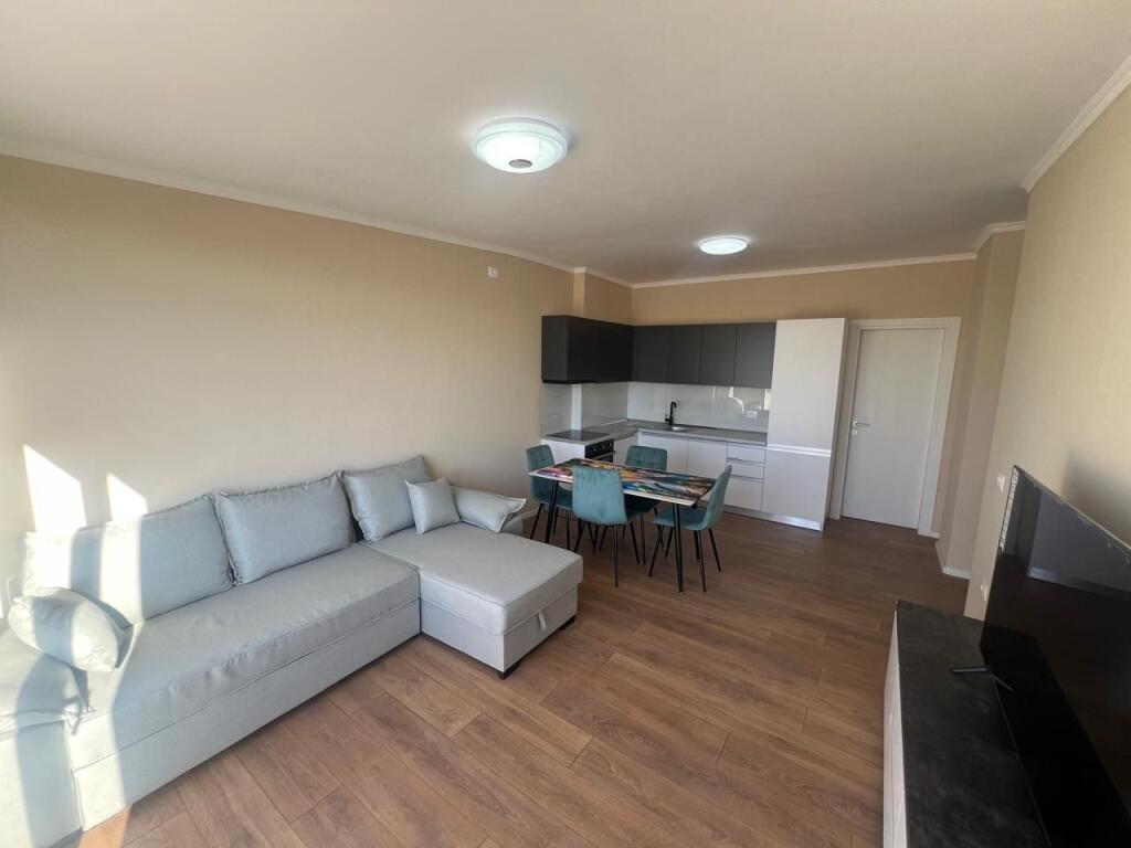 Apartment 2+1 for sale on Iliria beach