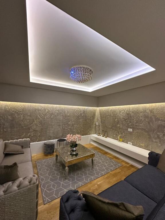 🏡 Shitet apartament 3+1 prane Air Albania, Rruge Elbasanit