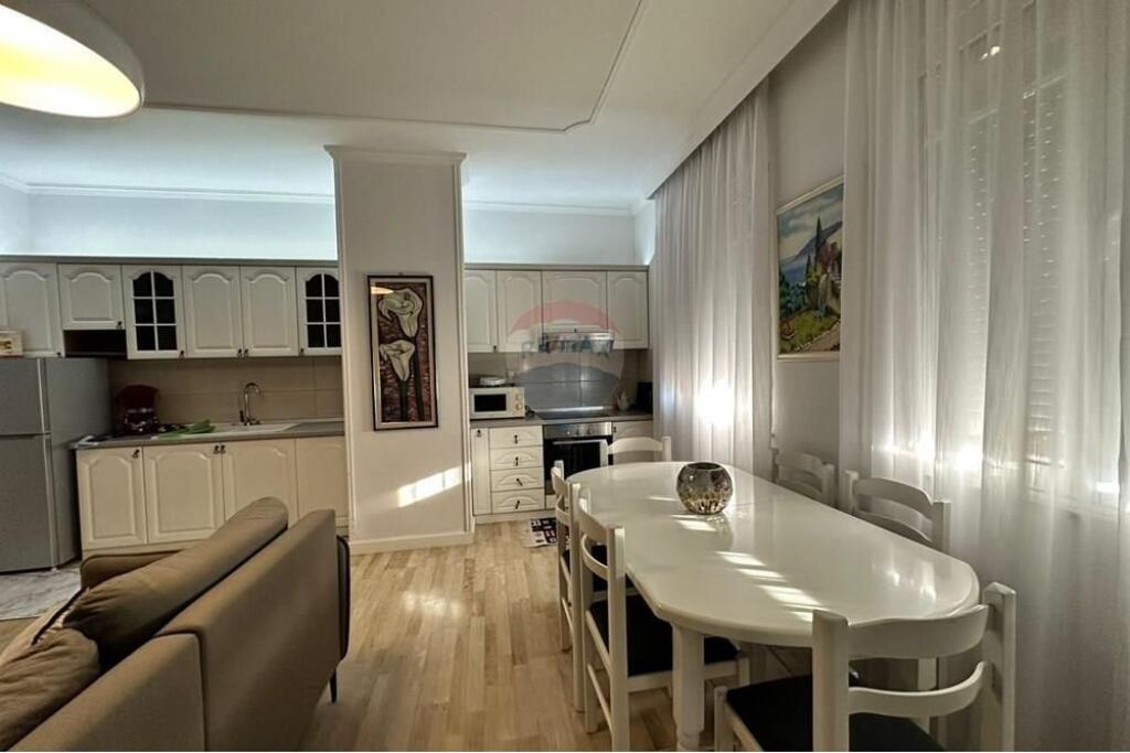 Apartament 2+1+2 me qera 21 Dhjetori
